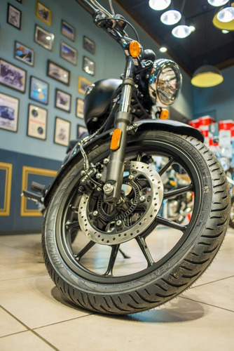 Imagen 6 de 8 de Royal Enfield Meteor 350 Stellar Black.