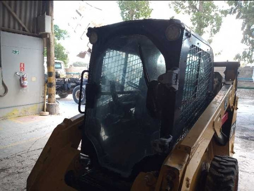 Cat 242d - Caterpillar - Ouro Verde - Semi Novos - Jorge