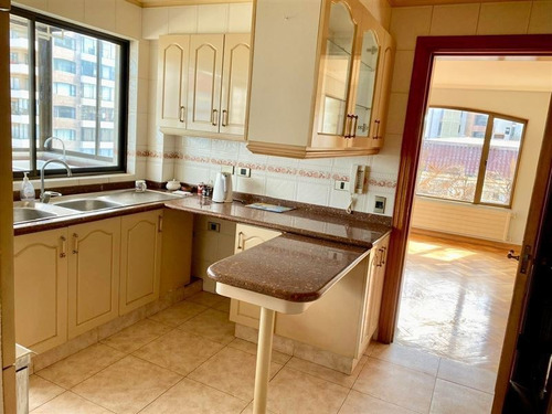 Imagen 9 de 23 de Departamento En Venta De 4 Dorm. En Viña Del Mar