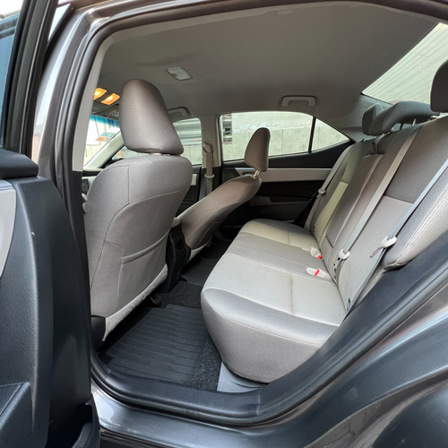 Imagen 13 de 16 de Toyota Corolla Xei 4p 2017
