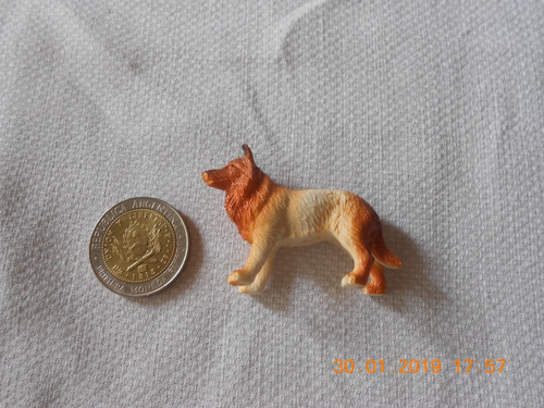 Perro En Miniatura - Material Plastico - China - Zoologico