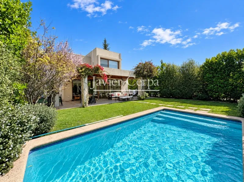 Linda Casa En Venta Condominio Aguas Claras Piedra Roja