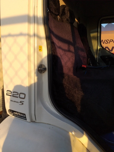 Vm 220 Toco Ano 2013 Bau Refrigerado V 500novissimo
