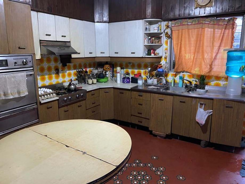Imagen 7 de 11 de Permuta - Chalet De 7 Ambientes A Reclicar En Venta - Castelar Norte