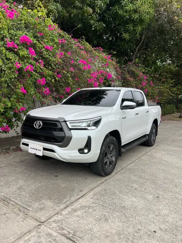 Toyota Hilux 2.4 Diésel 4X4