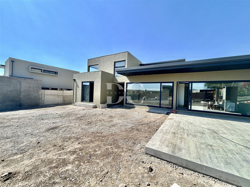 Casa A Estrenar 3d Servicio Piscina Piedra Roja Chicureo 