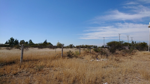 En Venta Terreno Rustico A 100 M Del Centro De Montoro, Ags.
