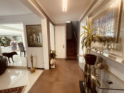 Casa En Arriendo De 5 Dorm. En Lo Barnechea