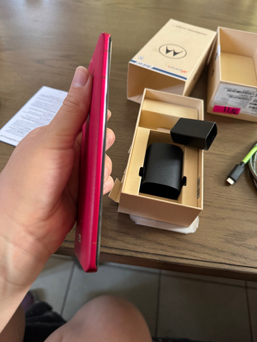 Motorola Edge 40 Dual Sim 256 Gb Viva Magenta 8 Gb Ram (Usado)