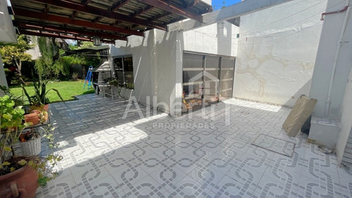 Venta Casa 4 Ambientes En El Palomar.