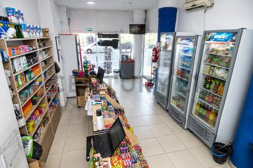 Venta De Local, Con Renta En Dolares