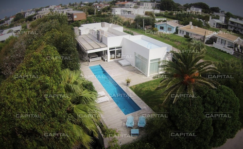 Excelente Casa En Venta En El Pueblo De Jose Ignacio- Ref: 28280