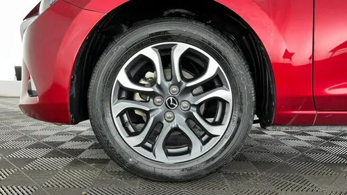 Mazda 2 GRAND TOURING