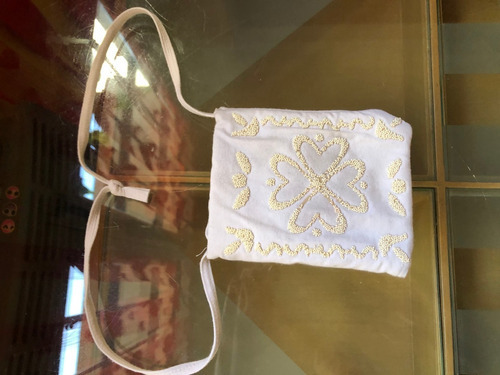 Cartera Chica Chiquita Blanca Con Piedritas 