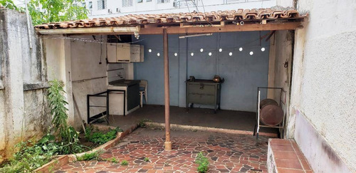 Imagem 20 de 23 de Centro - Rua Coronel Cavalheiros - 2 Dormitórios, Sala, Copa E Cozinha, Banheiro - Quintal - Não Tem Garagem - - Ca8226