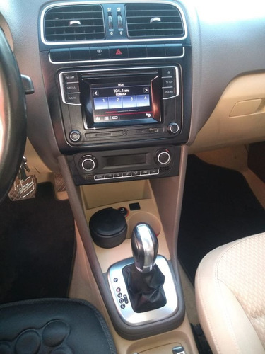 Volkswagen Vento 1.6 Highline At