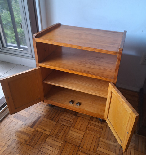 Mesa Auxiliar Con Puertas, Estante Y Rueditas Madera Maciza