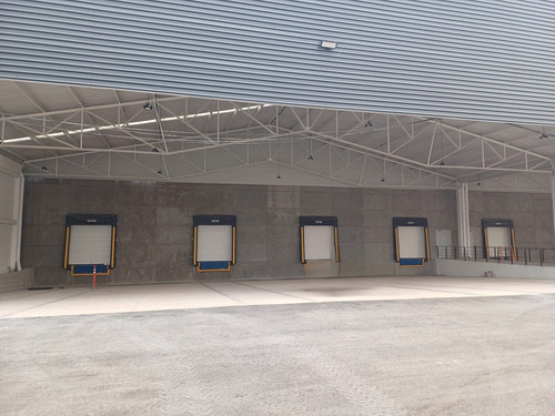 Bodega En Renta Naucalpan. 4,557 M2. Andenes, Parque Industrial.