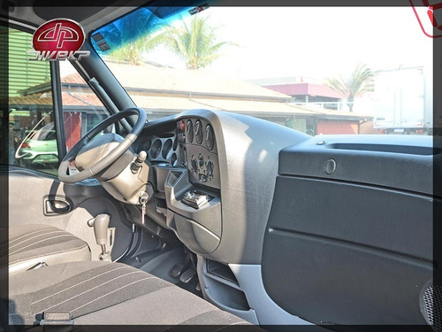 Imagem 8 de 12 de Iveco Daily 35s14 Chassis Com Baú