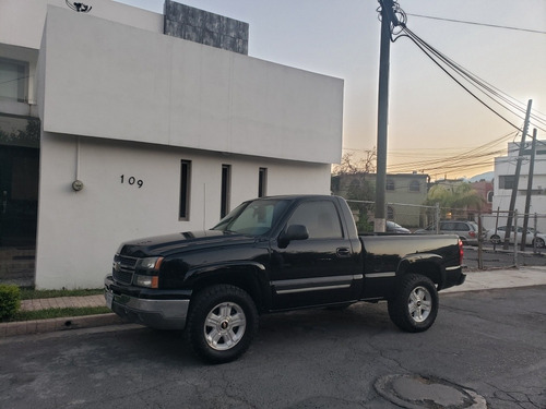 Imagen 1 de 6 de Chevrolet Cheyenne 2007 5.3 2500 Crew Cab B 4x4 Mt