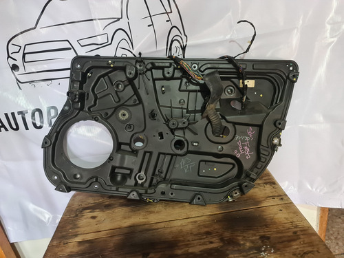 Elevador Puerta Delantera Derecha Ford Fiesta Sedan 11-13 (Usado)