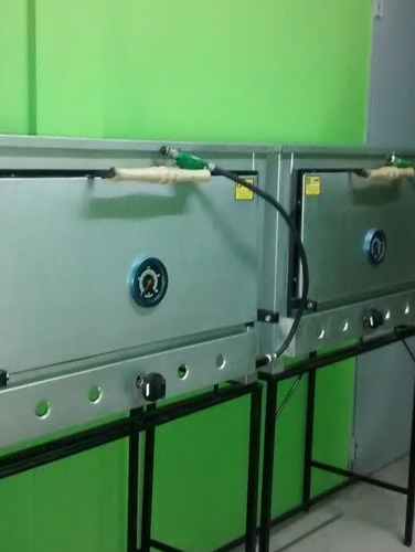 Imagen 2 de 5 de Alquiler De Horno Pizzero, Sillas Y Mesas Plasticas