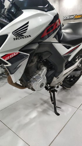Imagem 2 de 8 de Honda Twister 250