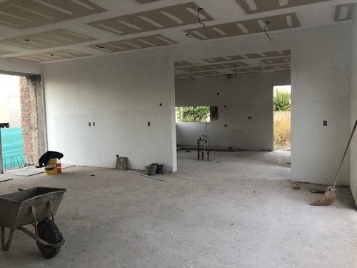 Venta Casa A Estrenar Pinar Del Sol Calle Paso