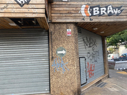 Excelente Local En Esquina Alquiler Aristóbulo Del Valle Y Avellaneda Pancheria /maxi Kiosco