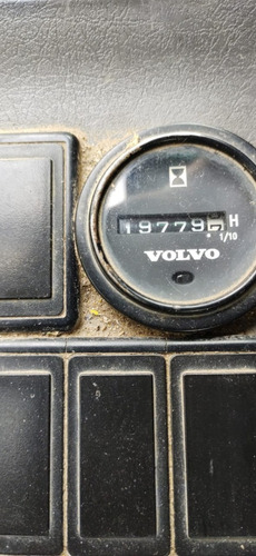 Escavadeira Volvo Ec240 Ar Cond Ano 2010