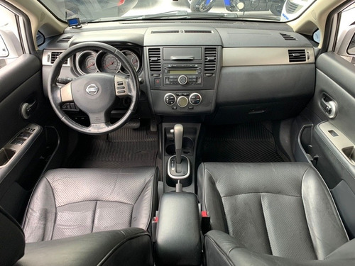 Imagem 9 de 11 de Nissan Tiida 2012 1.8 Sl Flex Aut. 5p