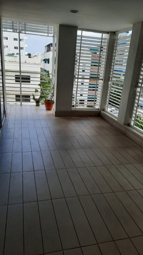 Imagen 16 de 28 de Apartamento En Evaristo Morales 3er Piso 256mts