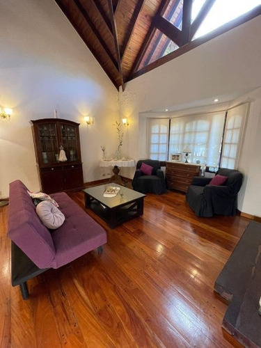 Imagen 4 de 14 de Chalet De 6 Ambientes En Venta - Castelar Norte