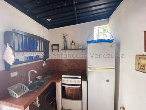 Naudy Escalona & Maribel Morillo Asesores Inmobiliarios De Rentahouse Venden Fabulosa Casa En Excelente Zona De Cabudare