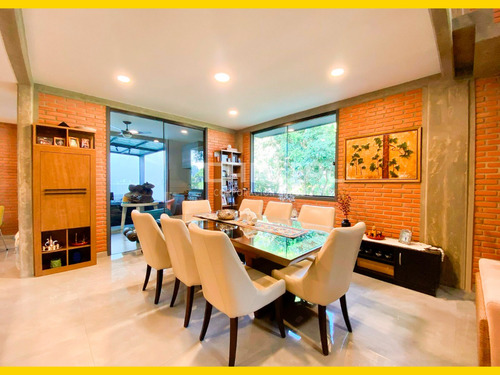 Moderna Casa En Venta En El Urubo Condominio Mirage