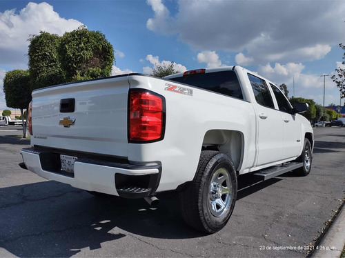 Imagen 3 de 12 de Chevrolet Silverado 5.3 2500 Cab Dob Star 4x2 Aut 2017