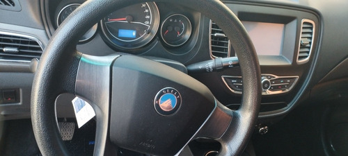 Imagen 6 de 8 de Geely 515 2017 1.5 Gl