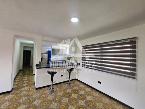 Cómodo Apartamento En Alquiler Por Dia Ubicado En La Urb. Calicanto, Edo Aragua.