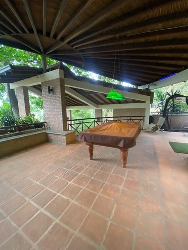 Imagen 2 de 30 de Se Vende Casa 680m2 4h+2s/7b/10p Cerro Verde 4377