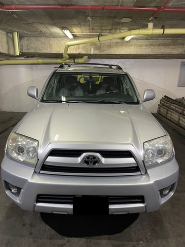 Imagen 2 de 8 de Toyota 4 Runner
