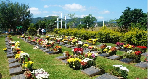 Jazigo Perpétuo No Cemitério Jardim Da Saudade