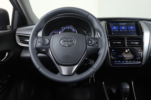 Imagen 12 de 25 de Toyota Yaris 1.5 Xls Pack Cvt Sedan 4p 0km 2023