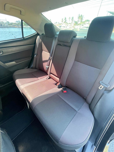 Imagen 6 de 9 de Toyota Corolla Le Canadiense