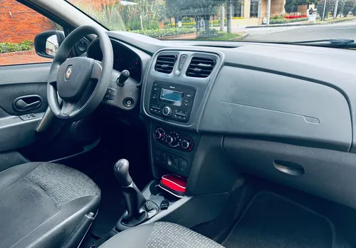 Renault Logan 1.6 Expression