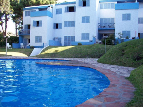 Departamento De 2 Domitorios Con Piscina. Cochera. Centro De Pinamar