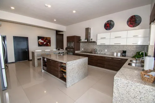 Casa Lago Alto