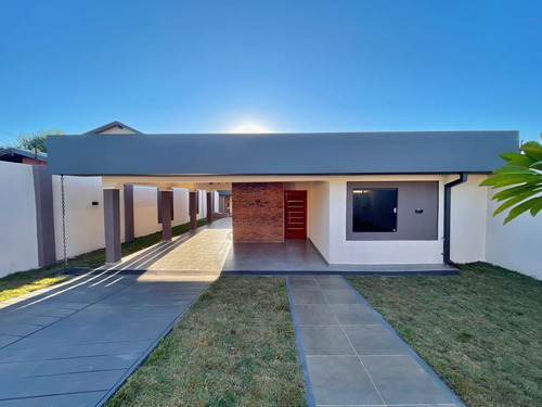 Imagen 4 de 18 de En Venta Residencia Refaccionado, Con Finas Terminaciones