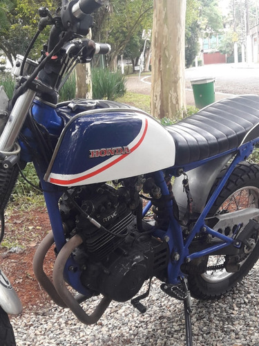 Imagem 2 de 10 de Honda Xlx 250 Scrambler