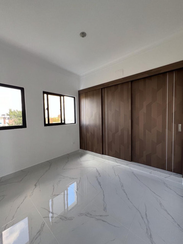 Apartamento Primer Piso Con Patio Nuevo Prado Oriental San Isidro De 2 Habitaciones Edificio Uno Por Nivel Solo 4 Familias