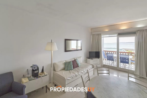 Apartamento En Venta Y Alquiler En Mansa Punta Del Este, 1 Dormitorios, 1 Baños